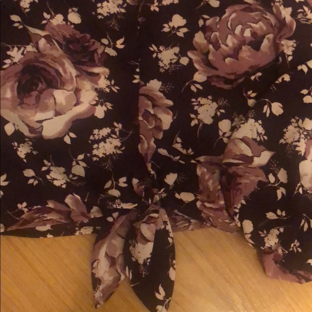 Top from CHARLOTTE RUSSE - Picture 4 of 5